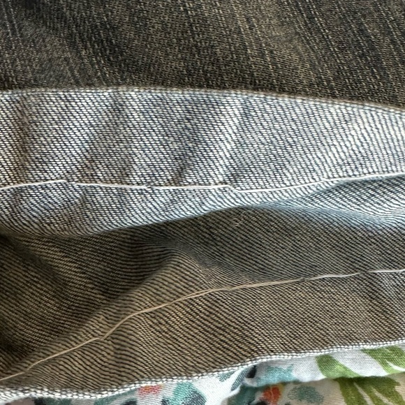 American Eagle women's size 0 denim shorts - Picture 5 of 6